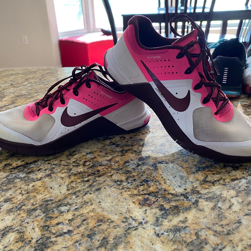 Nike Metcon 2. Used. A little big on me so passing on!